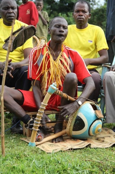 Okumu Korego performs for Singing Wells with nyatiti