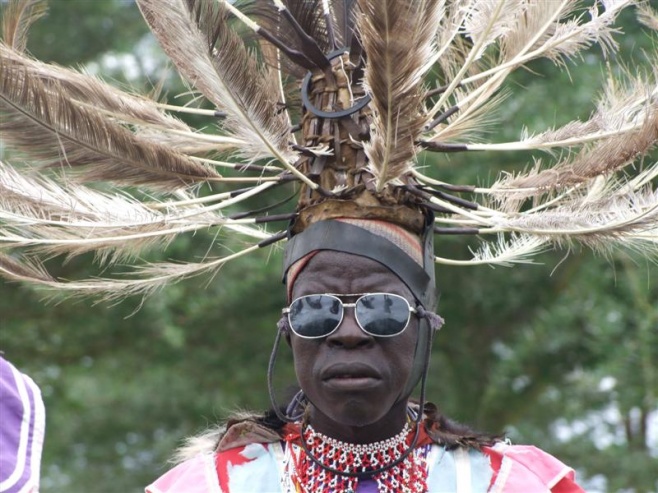 Performer from Kochia Dancers - in shades!