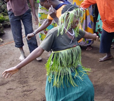 Mperwa Batwa dance